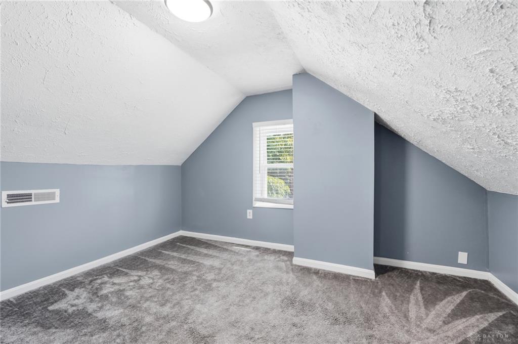 2721 Hyde Park Property Photo 15
