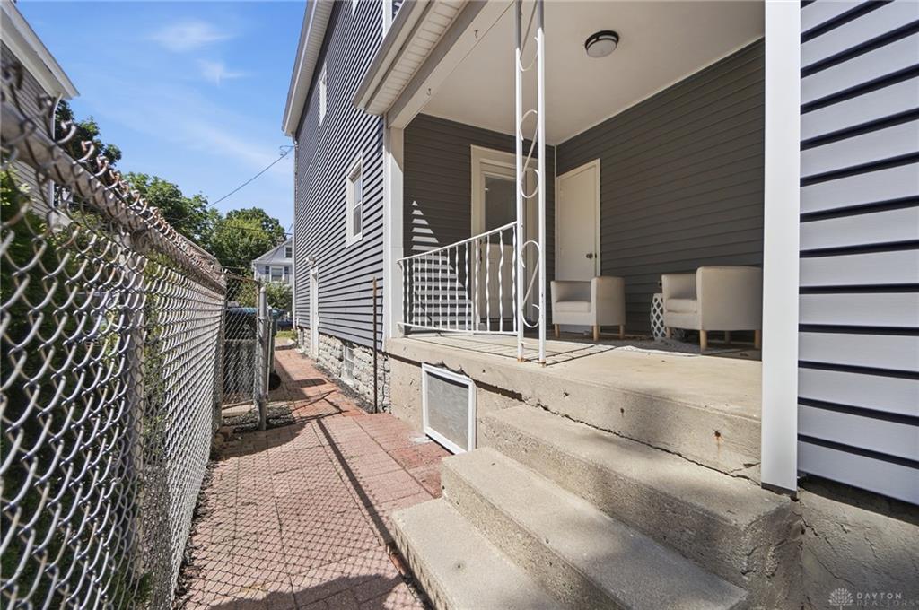 2721 Hyde Park Property Photo 22