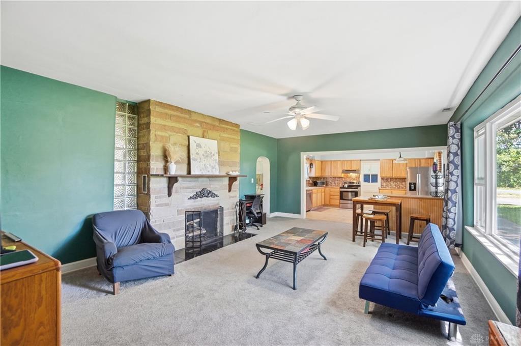 2553 Derr Property Photo 8