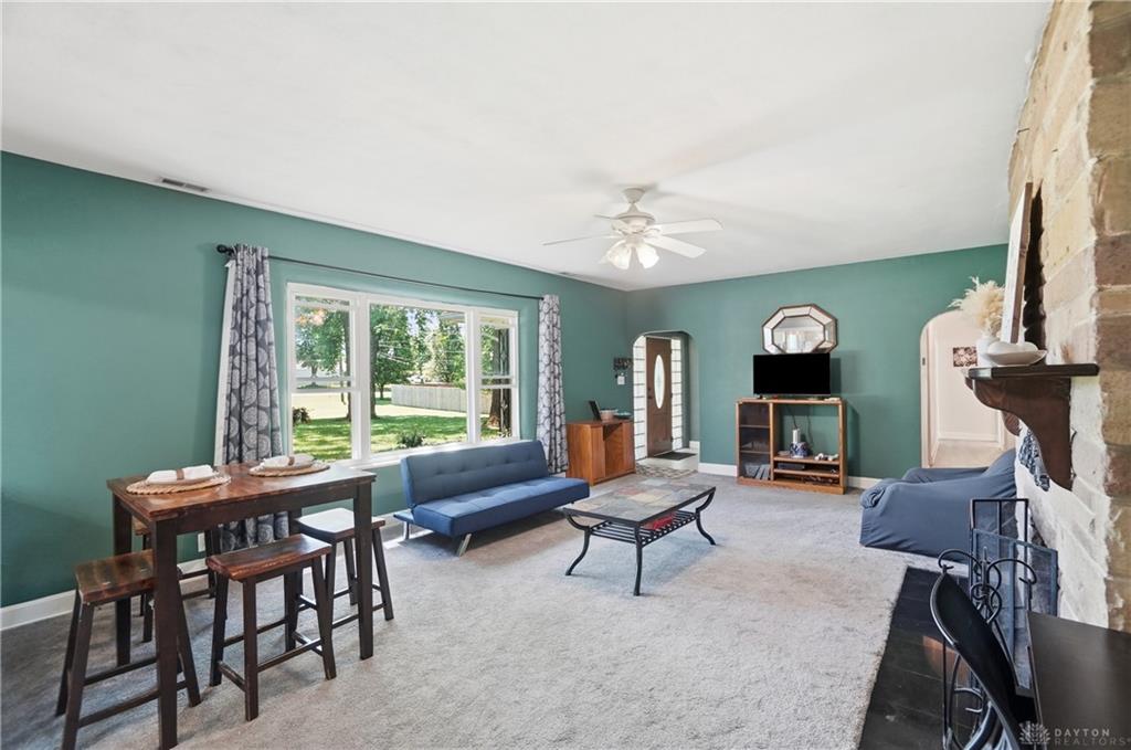 2553 Derr Property Photo 9