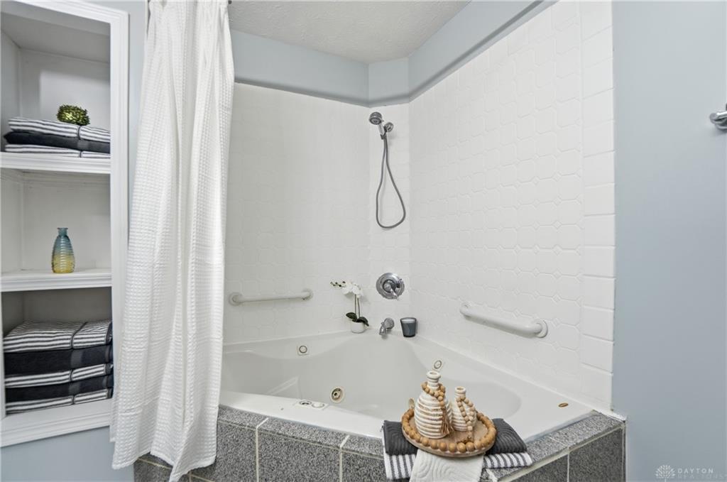 2553 Derr Property Photo 51