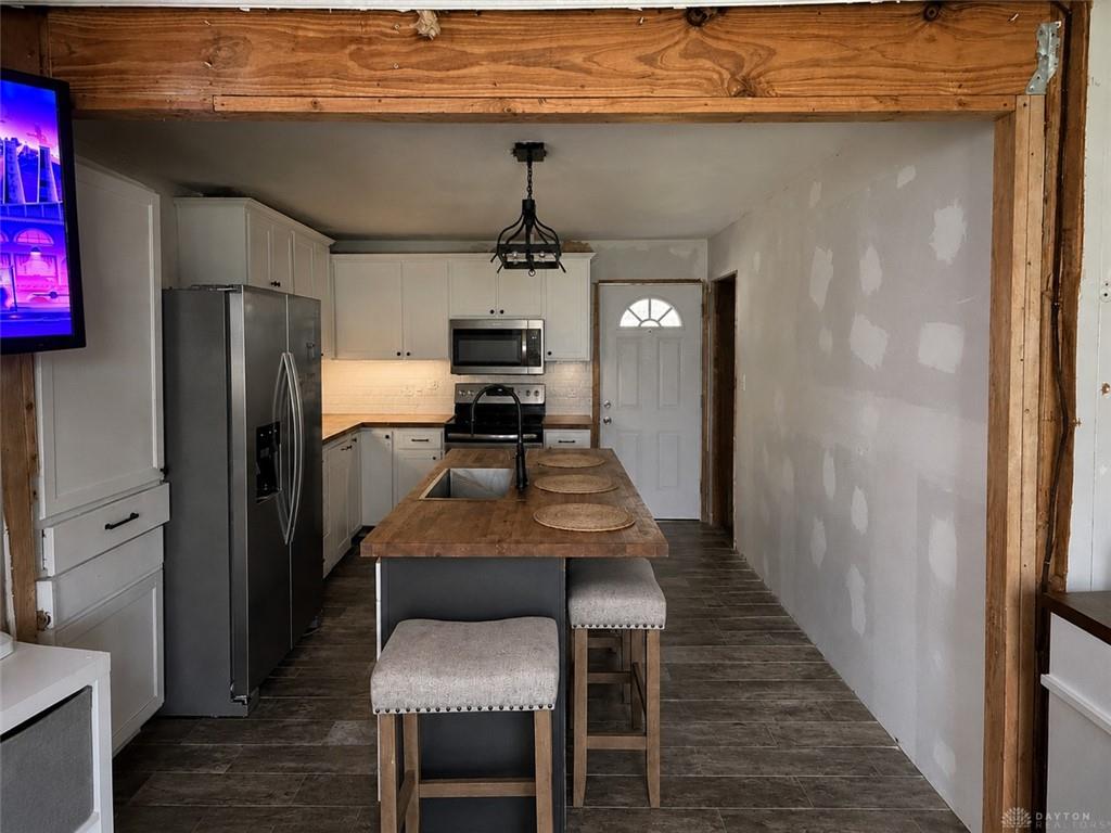 809 Richard Property Photo 4