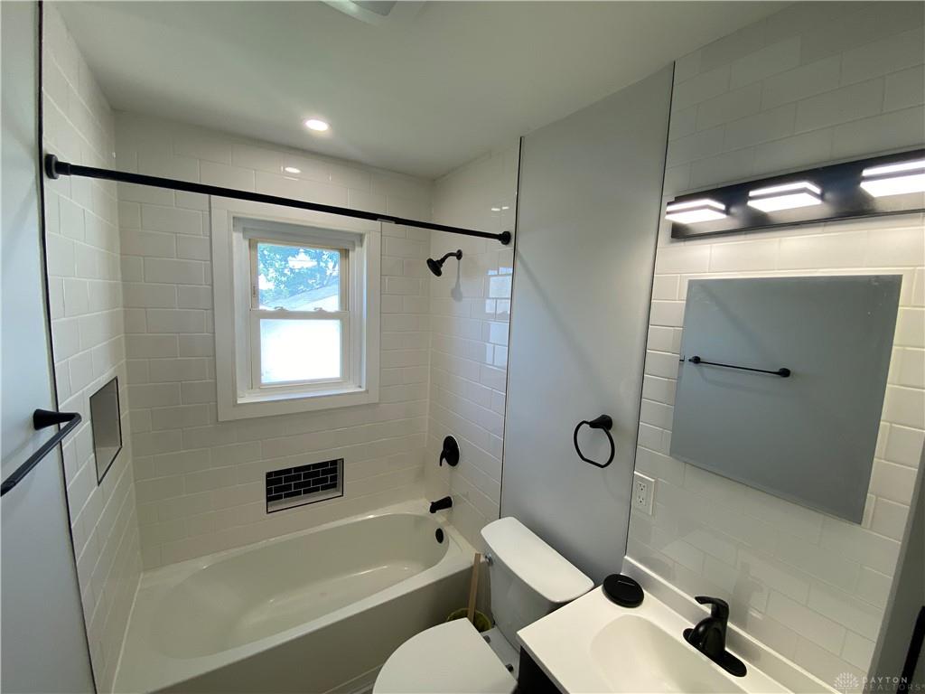 4037 Reading Property Photo 13