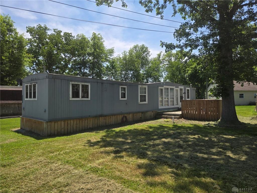 5386 Lakeside Property Photo 1