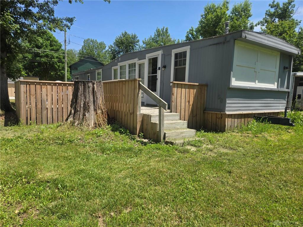5386 Lakeside Property Photo 2