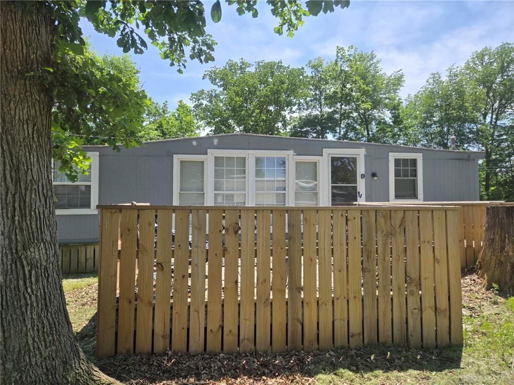 5386 Lakeside Property Photo 3
