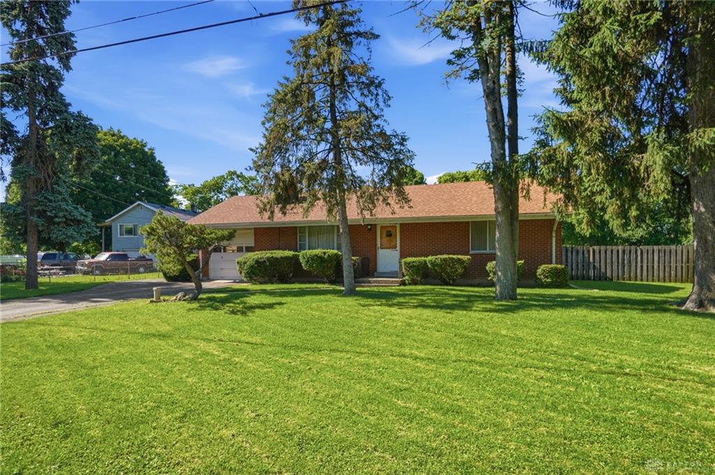32 Beatrice Property Photo 1