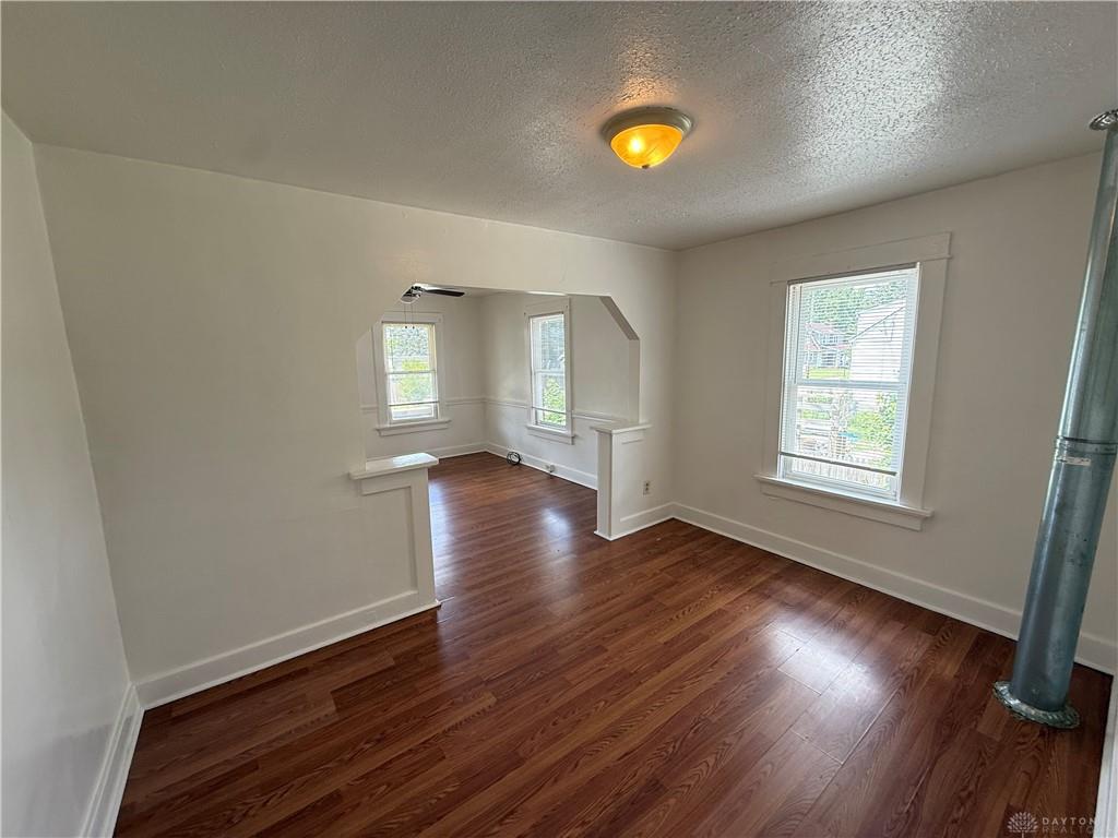 1613 Gummer Property Photo 4