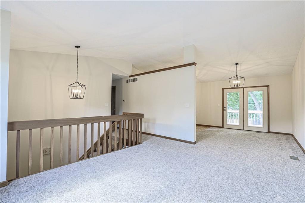 2708 Bradford Property Photo 8