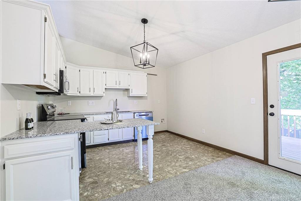 2708 Bradford Property Photo 15
