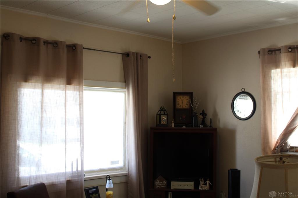 312 E Washington Property Photo 6
