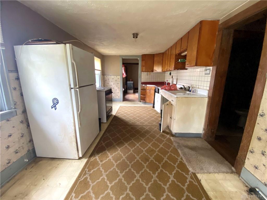 417 E Poplar Property Photo 3