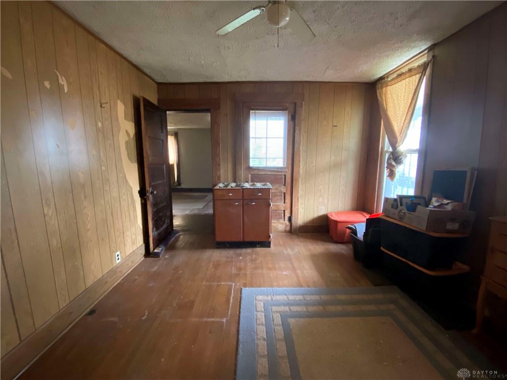 417 E Poplar Property Photo 5