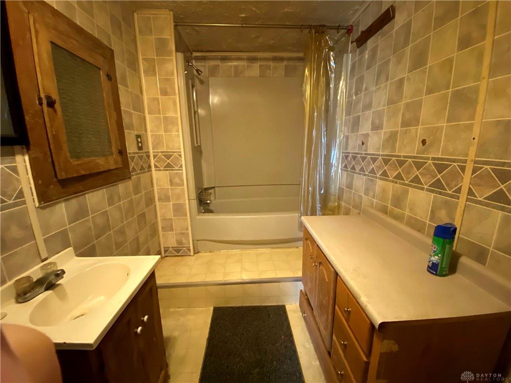 417 E Poplar Property Photo 6