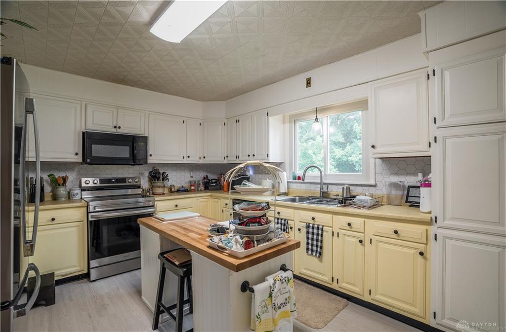 722 Clark Property Photo 8