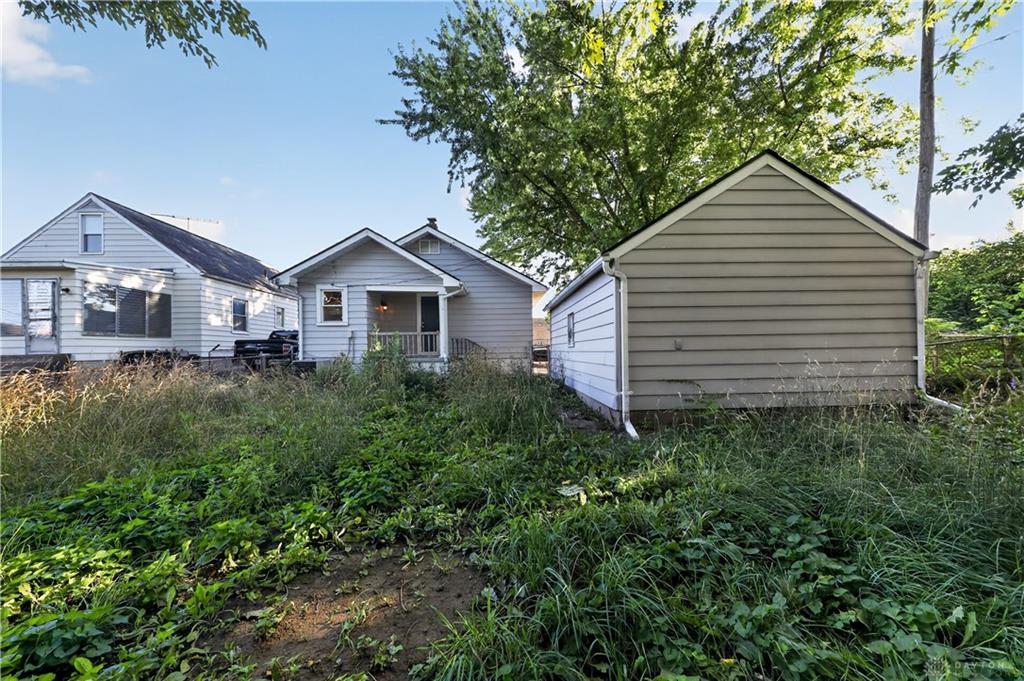 1336 Kemper Property Photo 3