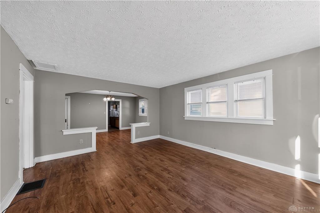 1336 Kemper Property Photo 5