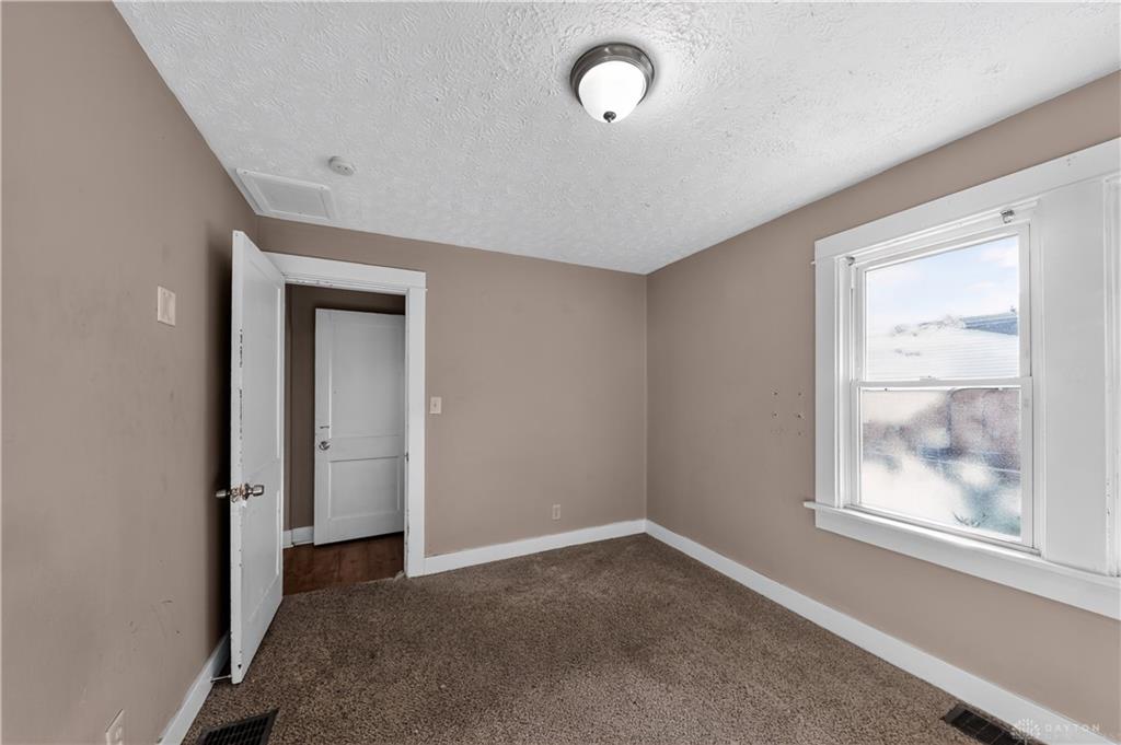 1336 Kemper Property Photo 10