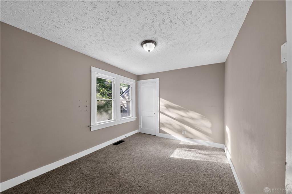 1336 Kemper Property Photo 11