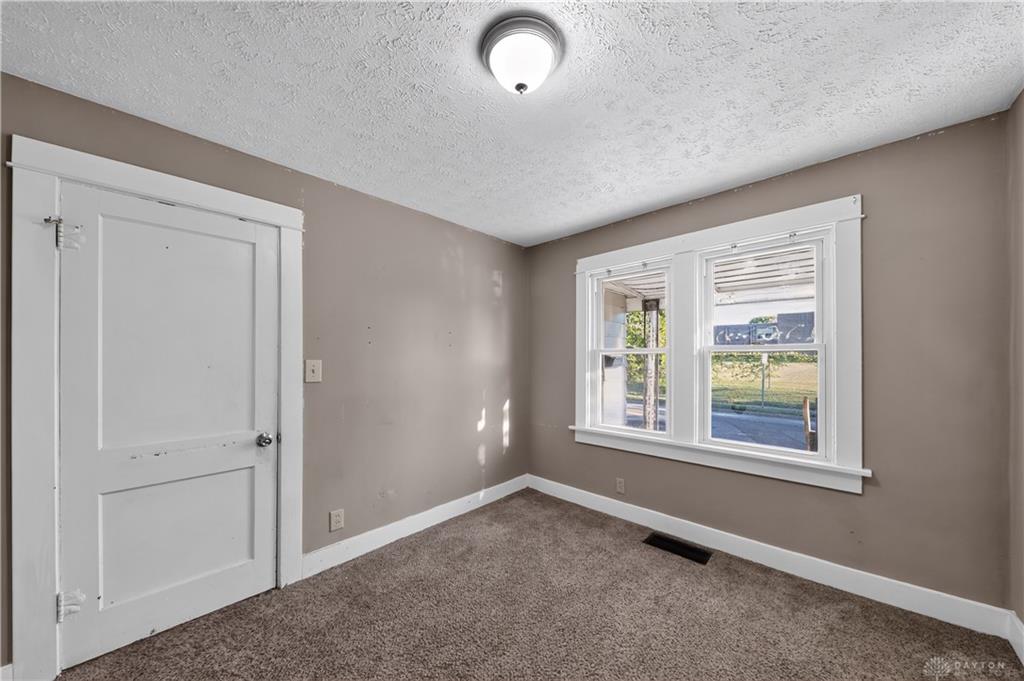 1336 Kemper Property Photo 12
