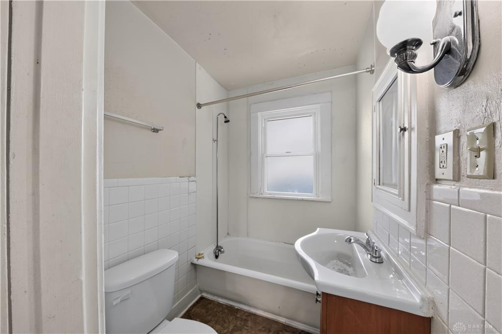 1336 Kemper Property Photo 14