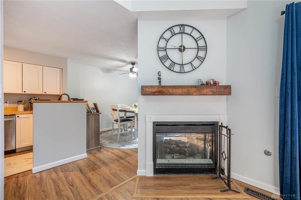 3975 Turnberry Property Photo 8