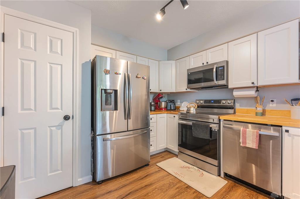 3975 Turnberry Property Photo 11