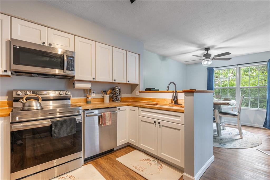 3975 Turnberry Property Photo 13
