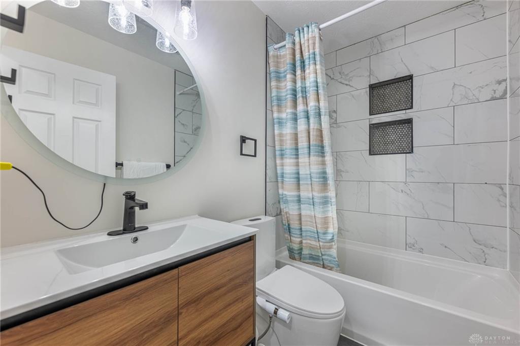 3975 Turnberry Property Photo 23