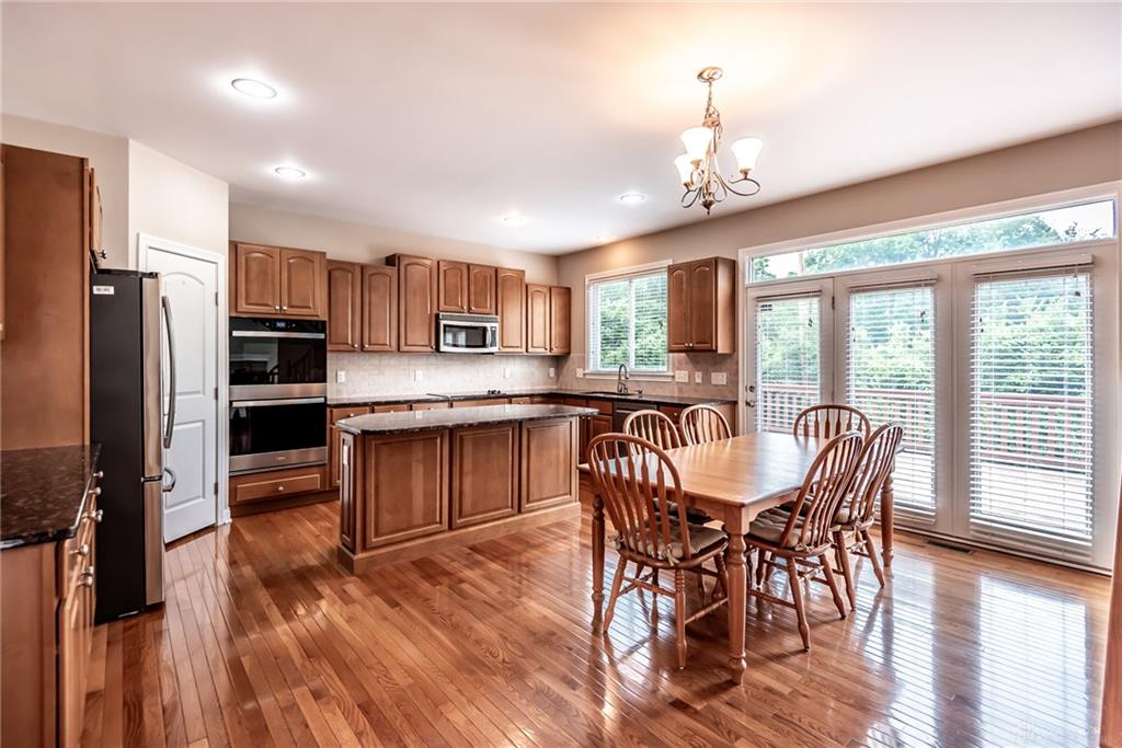 1481 Shaker Run Property Photo 8