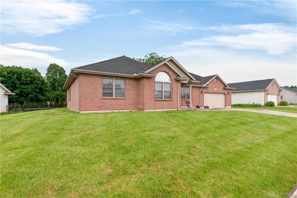 1185 Huron Property Photo 3