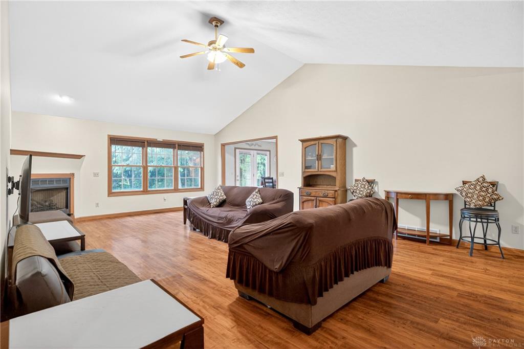 1185 Huron Property Photo 9