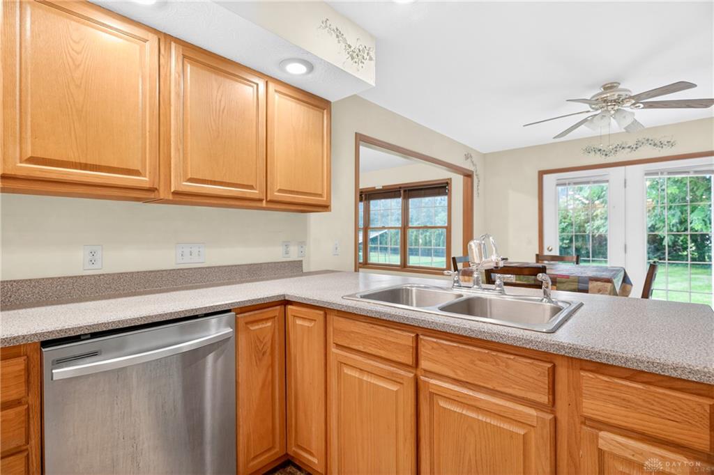 1185 Huron Property Photo 14