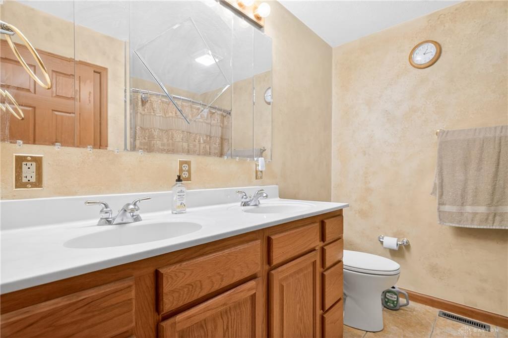1185 Huron Property Photo 18