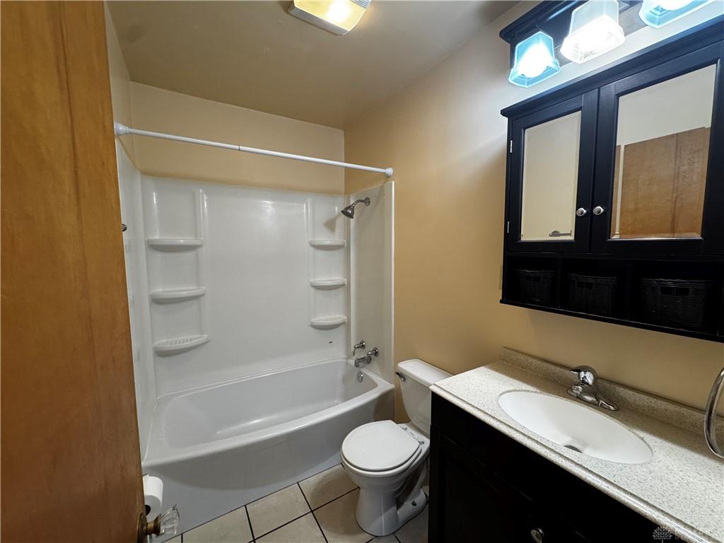 4642 W Hillcrest Property Photo 11