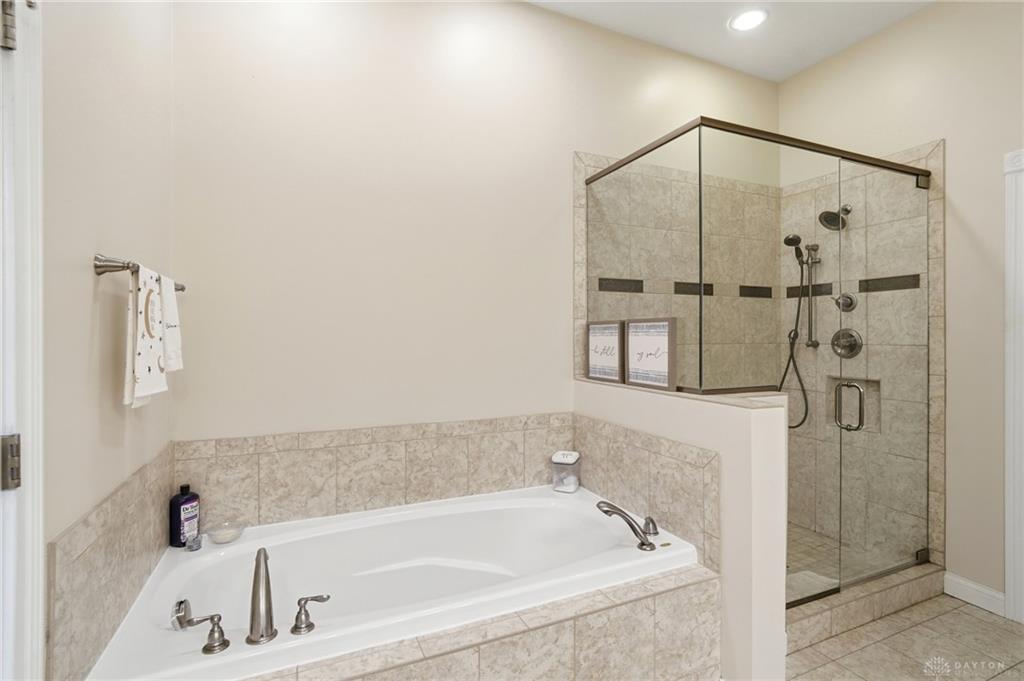 5875 Falling Brook Property Photo 21