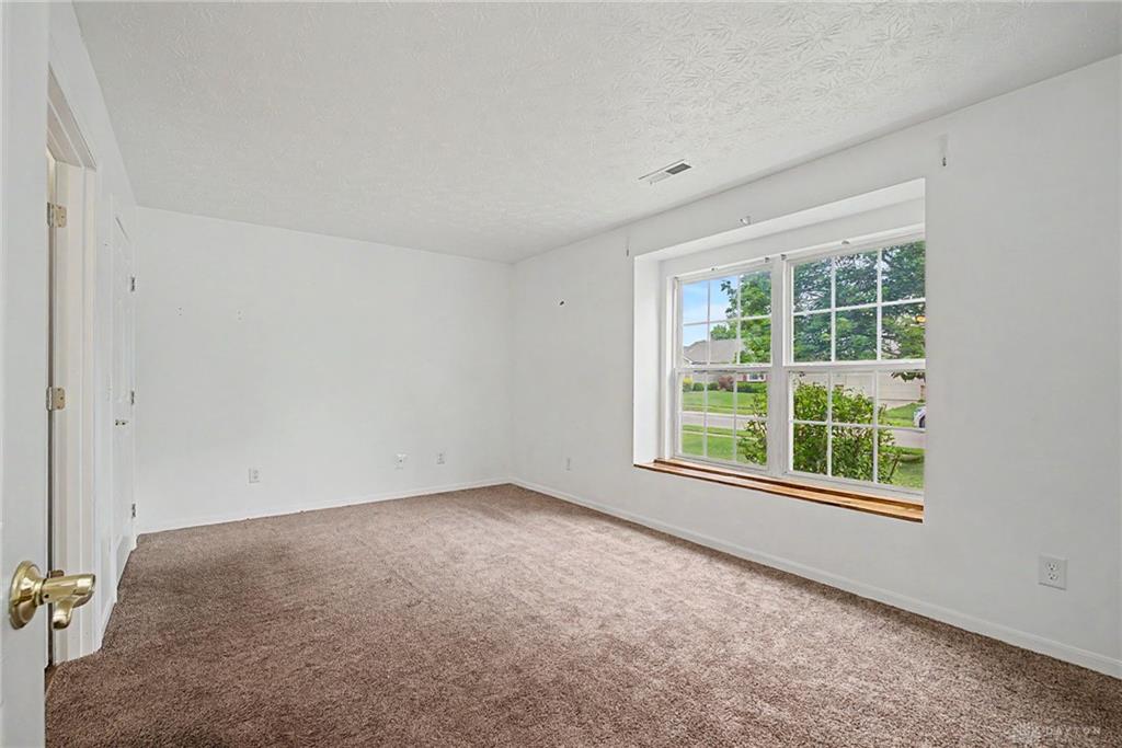 1562 Farrington Property Photo 9