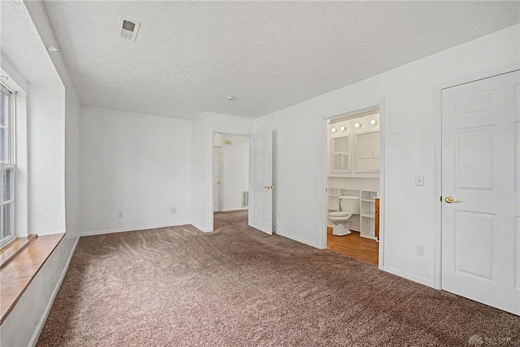 1562 Farrington Property Photo 10