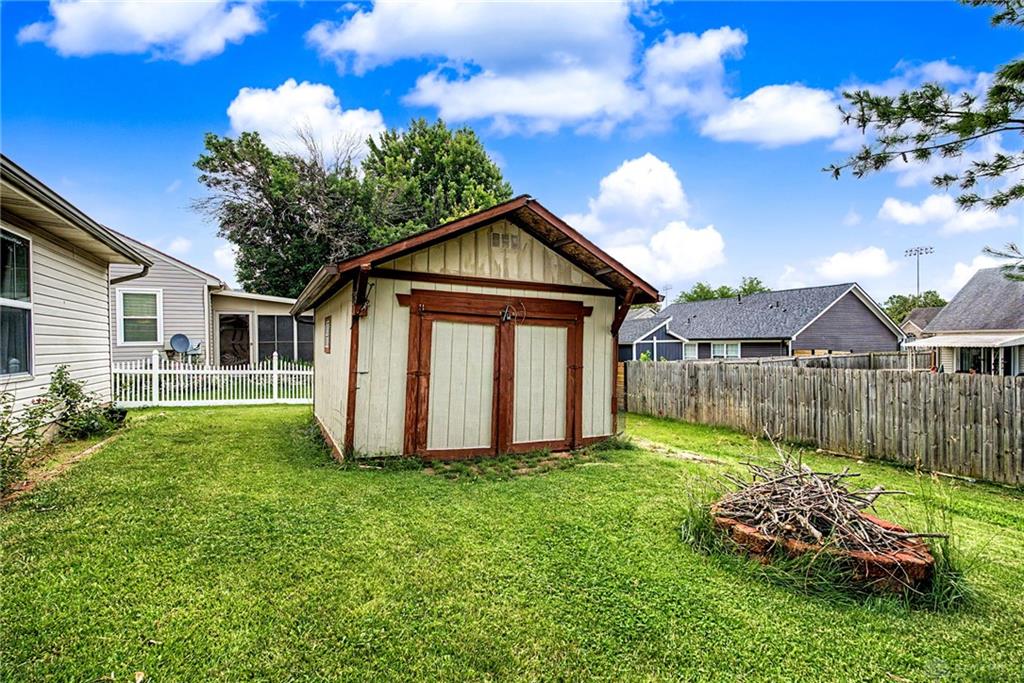 1562 Farrington Property Photo 31