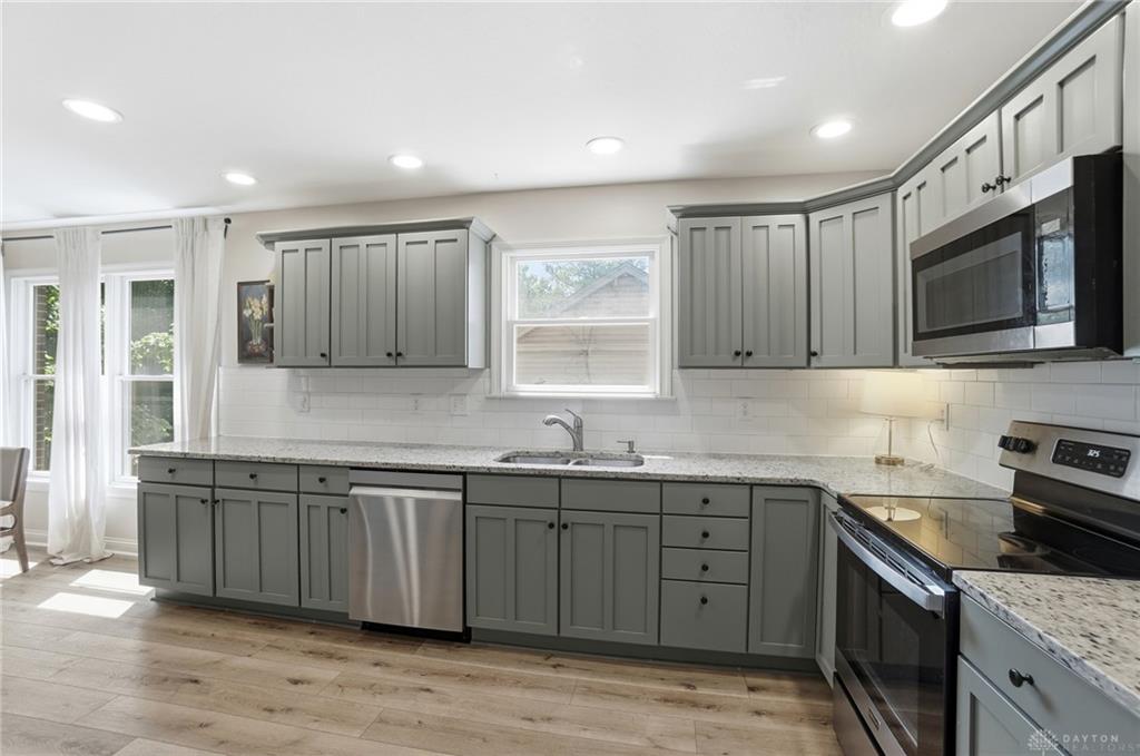 751 Bristol View Property Photo 4