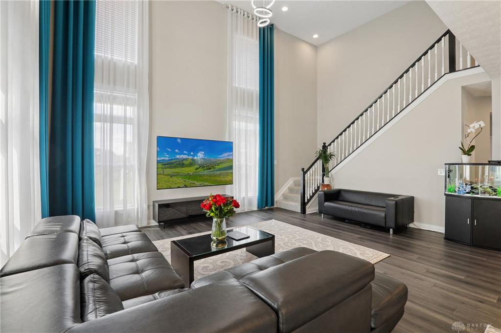 8201 Stone Property Photo 6