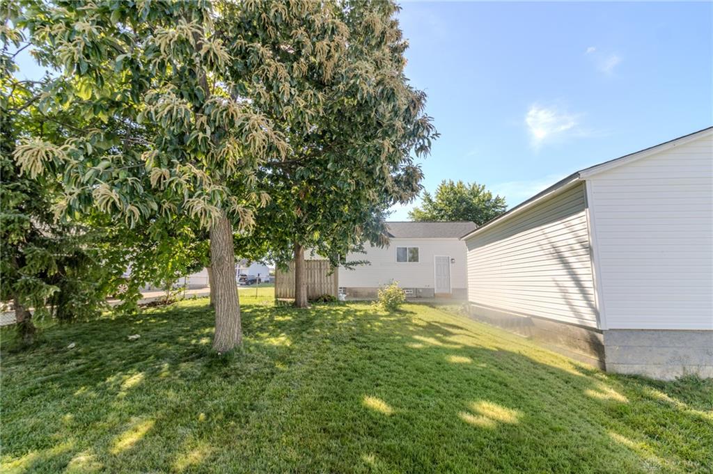 345 Murchison Property Photo 6