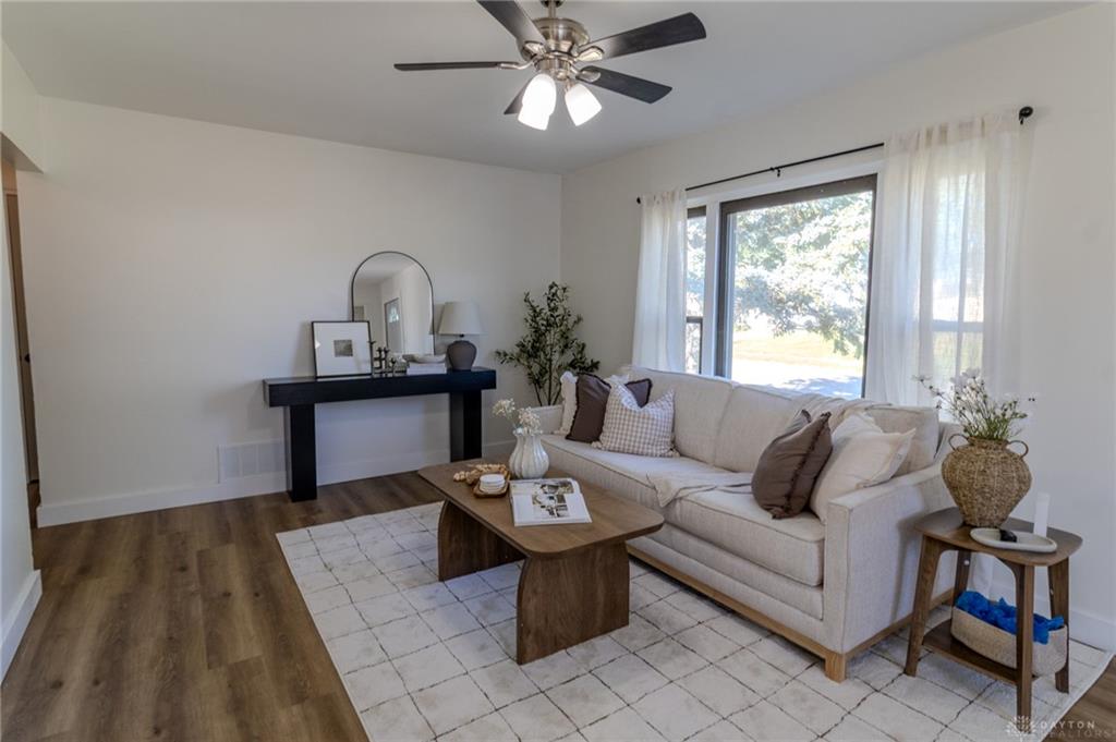 345 Murchison Property Photo 9