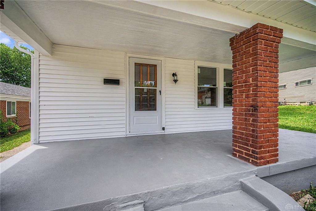 2041 Mayfair Property Photo 4
