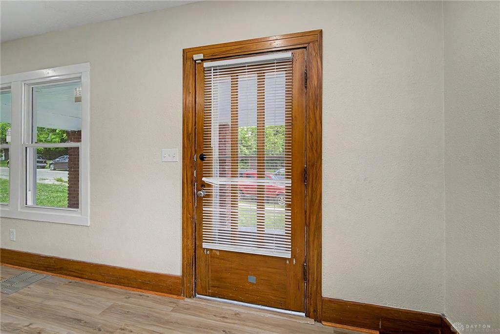2041 Mayfair Property Photo 5