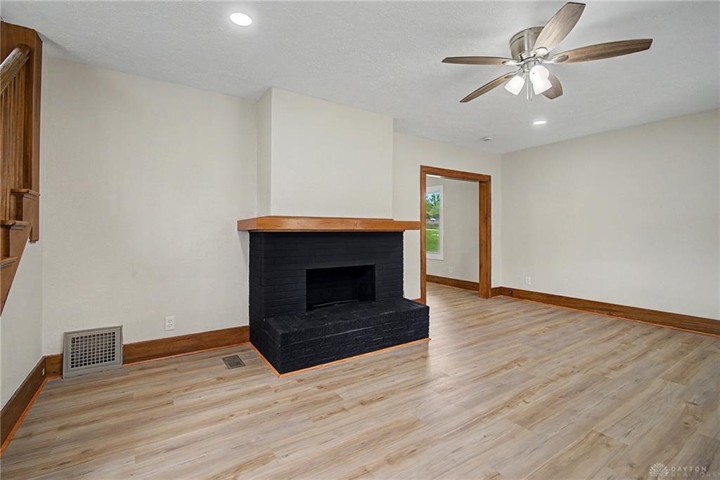 2041 Mayfair Property Photo 6