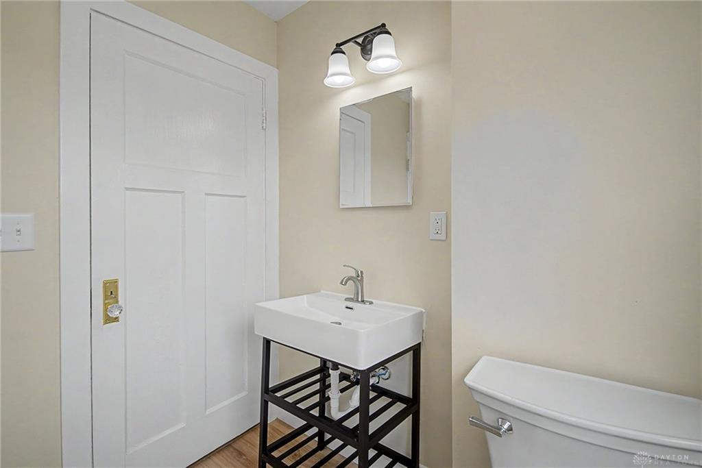 2041 Mayfair Property Photo 22