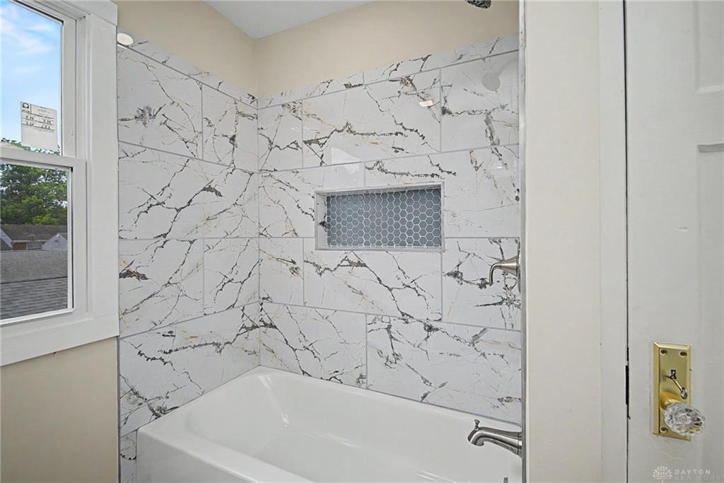 2041 Mayfair Property Photo 23