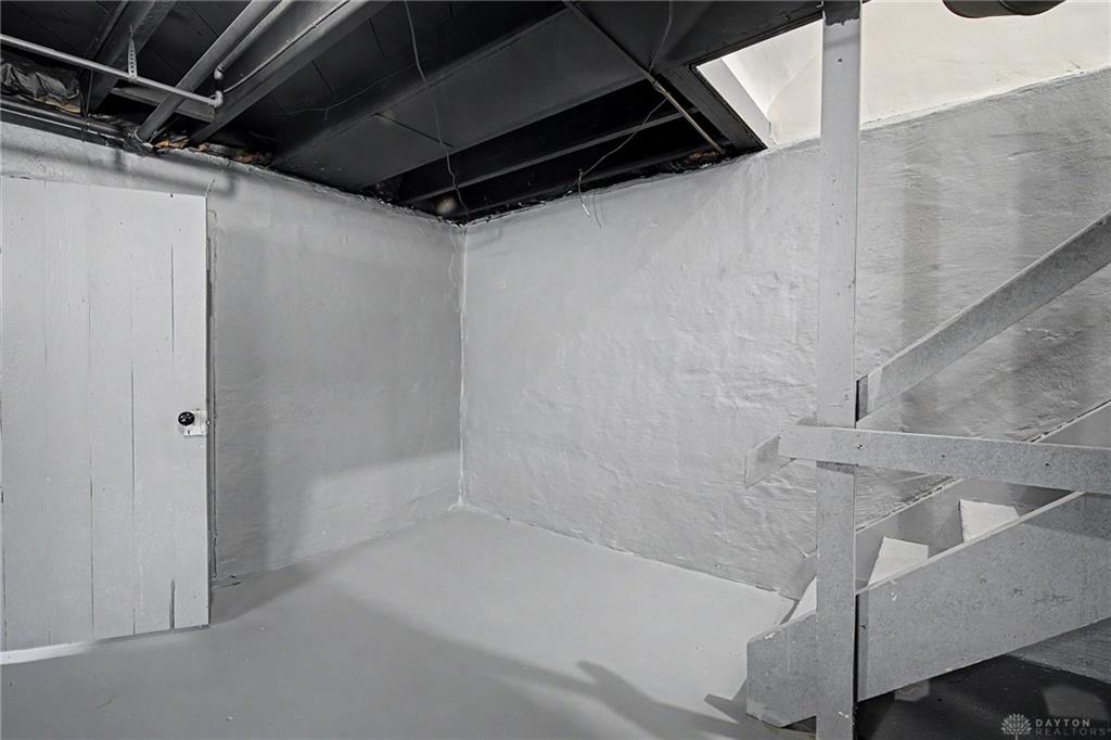 2041 Mayfair Property Photo 33