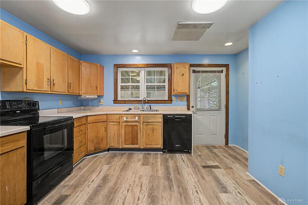 185 Alton Property Photo 16
